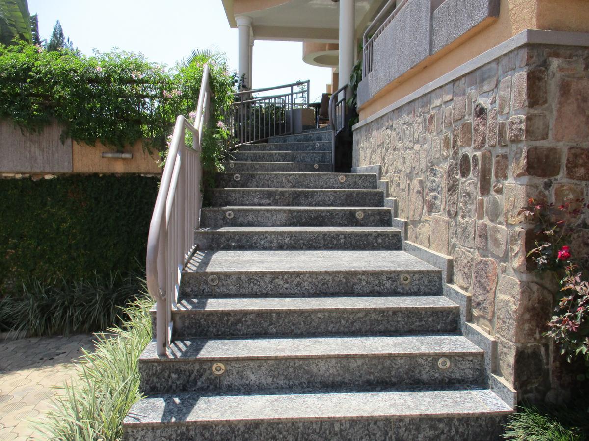 Amaris Hotel Kigali Extérieur photo